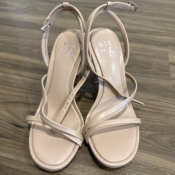 Heels - Picture 1 of 1